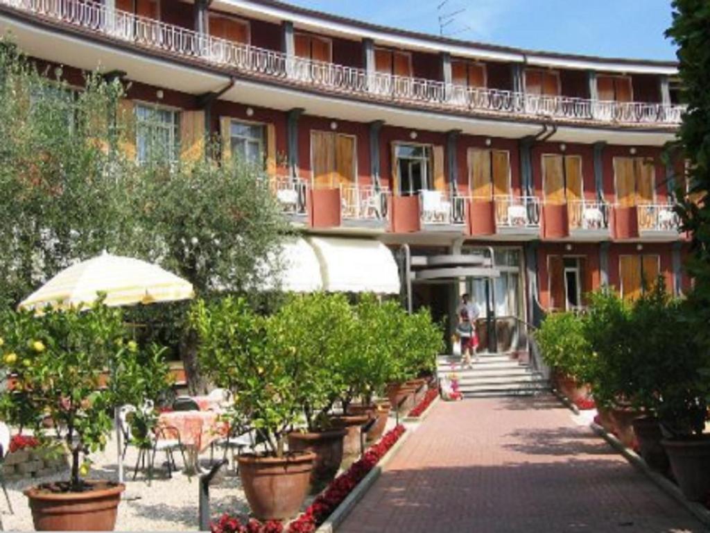 Hotel Continental Garda  Exterior foto